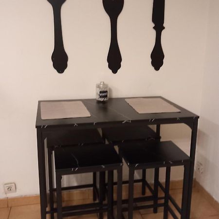 Appart Fonctionnel Et Familial Apartment Béziers Exterior foto